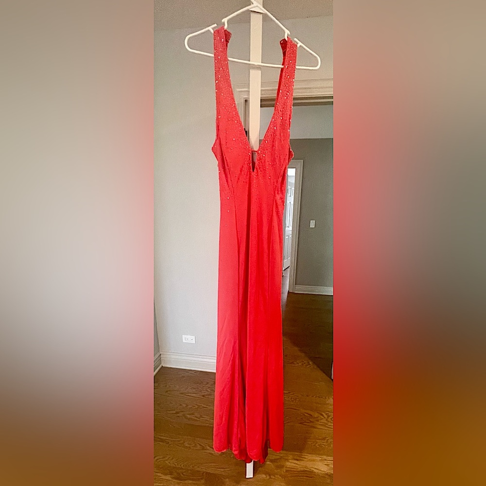 Gorgeous orange/red prom dress
